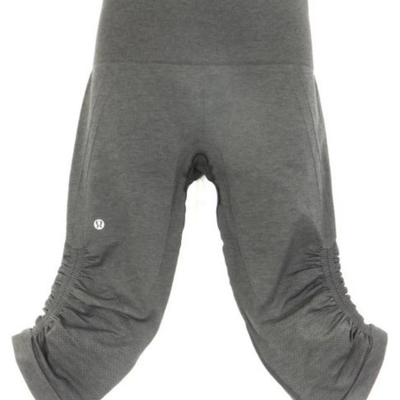 Lululemon 4/6 In the Flow Capri Ruched Leggings - Picture 2 of 7